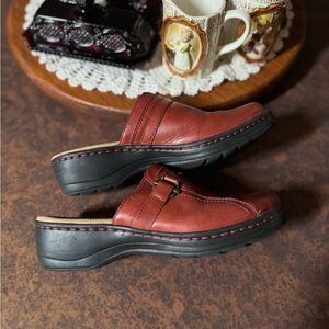 Women’s Clark Leather Clogs Size 6 1/2 M